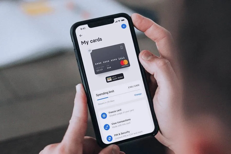 Płaćmy Revolut podczas weekendu | Opłaty w soboty i niedzielę